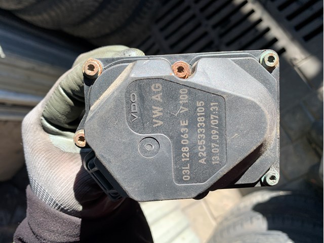 Дроссельная заслонка в сборе 03L128063E VAG
