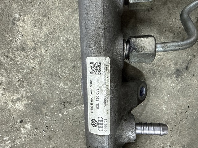 03L130089 VAG Распределитель топлива (рампа) купить в Днепр