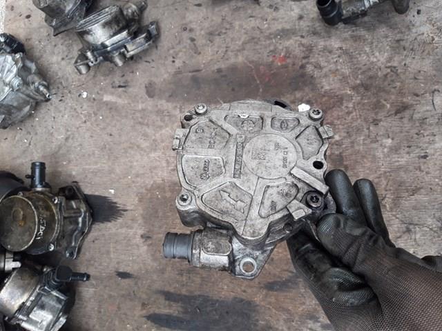 Механический вакуумный насос 03L145100G VAG