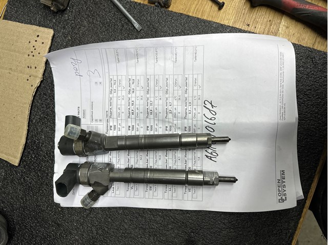 Форсунка дизельная в сборе Mercedes Sprinter I 2-t