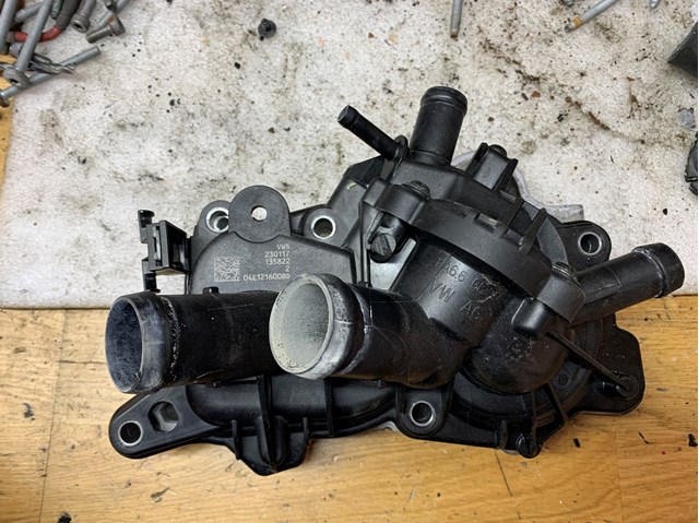 Насос системы охлаждения Volkswagen Passat B8