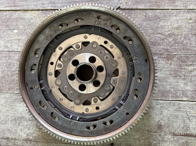 Маховик 04L105266AE VAG