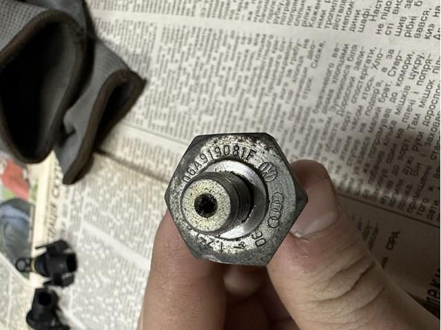 VAG 06A919081F Датчик давления масла в наличии Киев