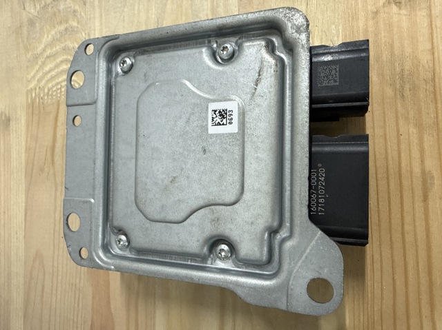 103676700A TESLA Модуль-процессор управления подушкой безопасности (ЭБУ AIRBAG) купить в Николаев