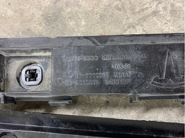 Tesla Model 108398900I Кронштейн бампера заднего внешний правый в наличии Ирпень