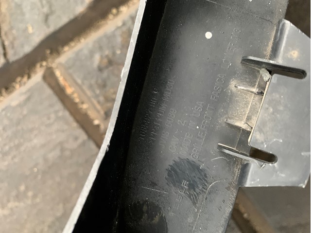 108592700C Tesla Model Решетка бампера переднего купить в Николаев