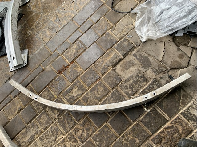 Балка бампера переднего 110466700F TESLA