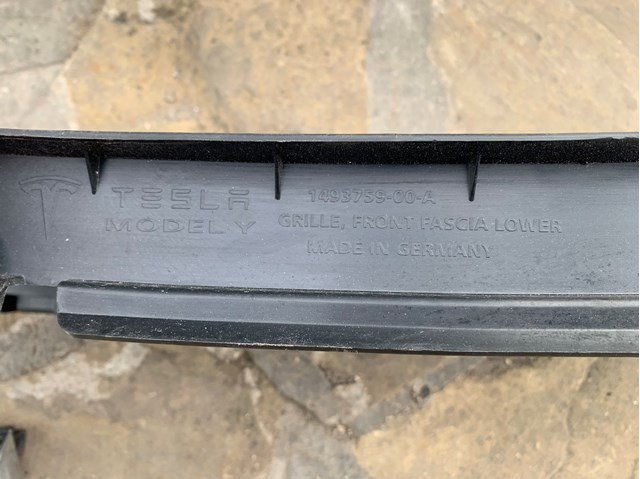 Решетка переднего бампера, центральная 149375900A Tesla Model