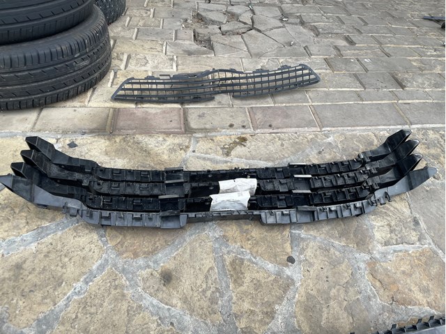 Кронштейн бампера заднего, центральный 149404500C TESLA