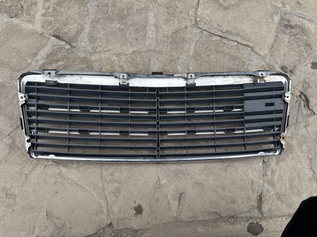 2028880323 MERCEDES Решетка радиатора купить в Киев