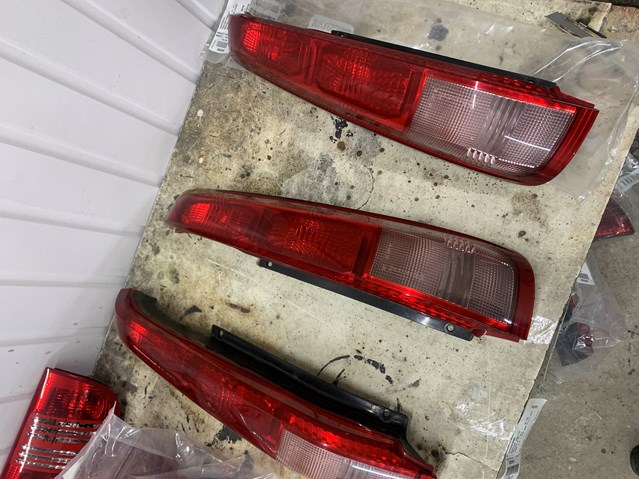 Задний правый стоп 26550EQ00A NISSAN