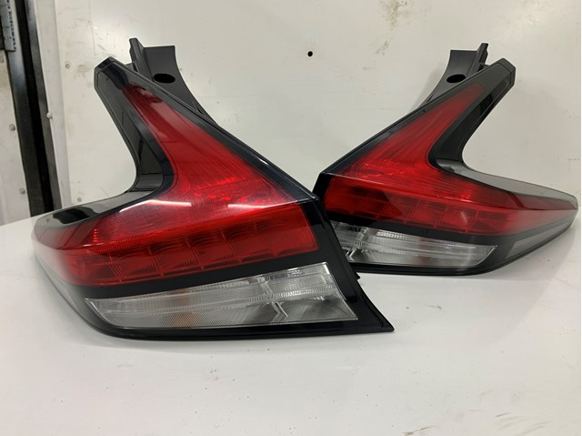 Задняя левая фара 265555SH0A NISSAN