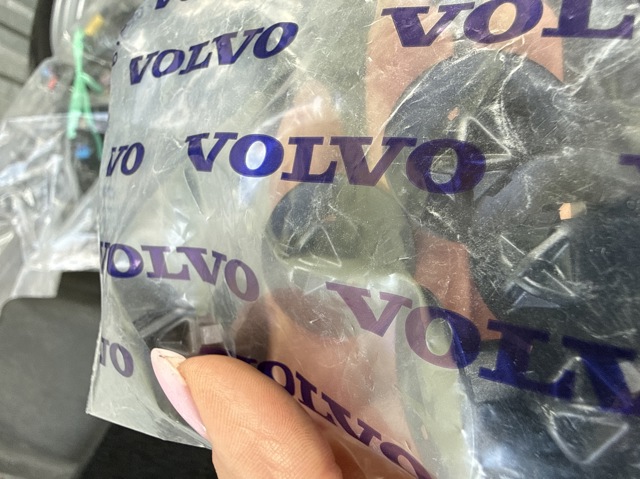 Крепление переднего бампера 30763619 VOLVO