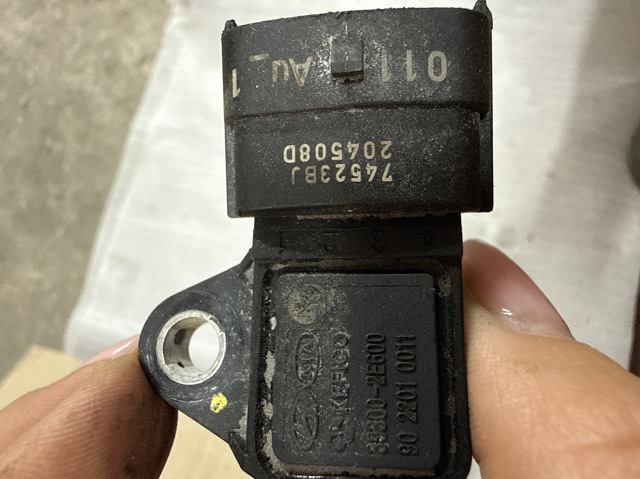 Датчик давления воздуха 393002E600 HYUNDAI