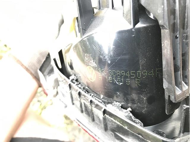 VAG 3C8945094F Фонарь задний правый внутренний в наличии Кривой Рог