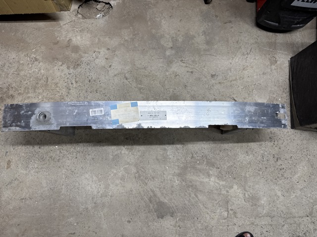 Швеллер переднего бампера 51117296849 BMW