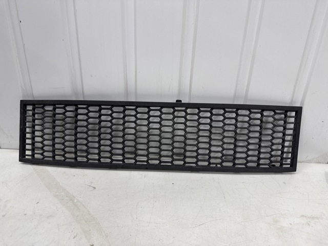 Центральная решетка переднего бампера Бмв 5