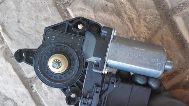 VAG 5K0959704D Мотор стеклоподъемника двери задней правой в наличии Тернополь