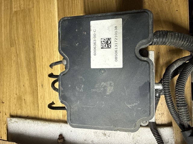 Блок управления АБС  600636300C TESLA