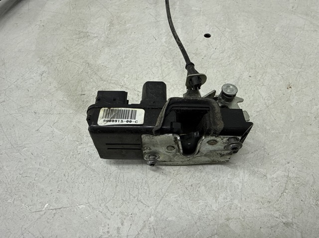Запор кабины 600891300C TESLA