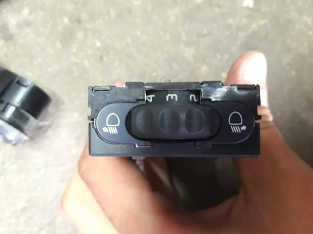 Кнопка корректора фар 8200022569 RENAULT