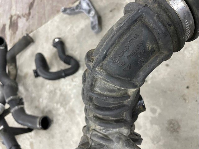 RENAULT 8200607746 Выпускной патрубок воздушного фильтра в наличии Николаев