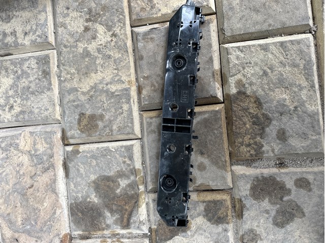 Направляющая заднего бампера, левая 852275SK0A NISSAN