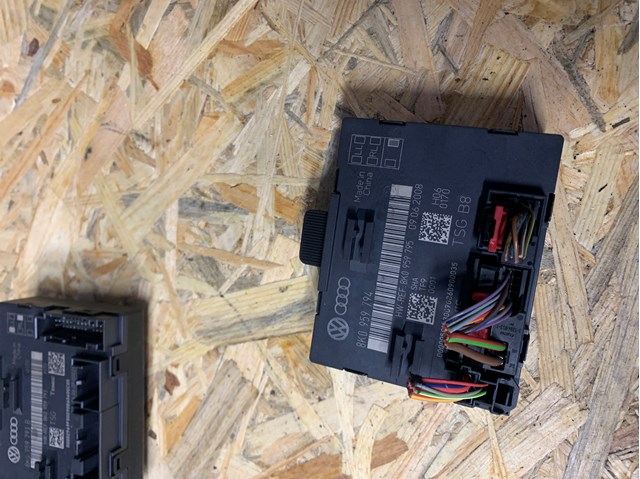 Блок комфорта задней двери 8K0959794 VAG
