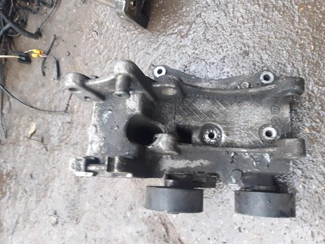 Кронштейн генератора 9643834880 PEUGEOT