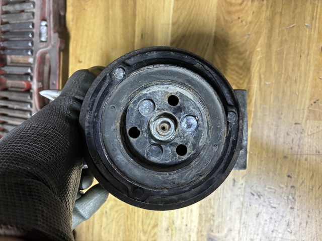 A0008303902 MERCEDES Компрессор кондиционера купить в Харьков