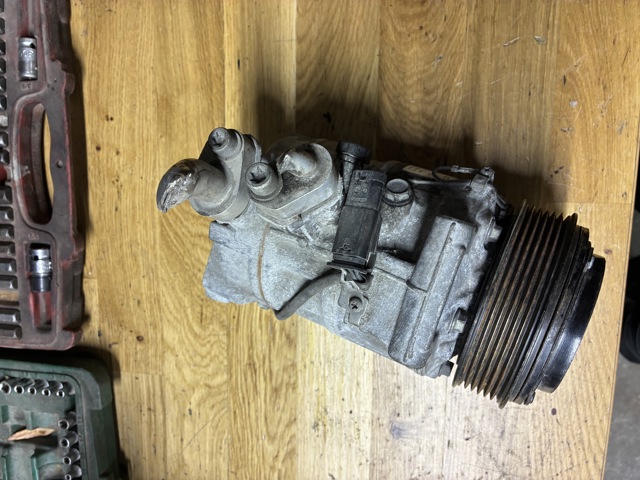 MERCEDES A0008303902 Компрессор кондиционера в наличии Житомир