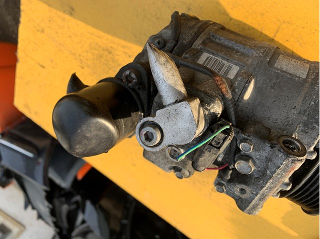 A0012305611 MERCEDES Компрессор кондиционера купить в Киев
