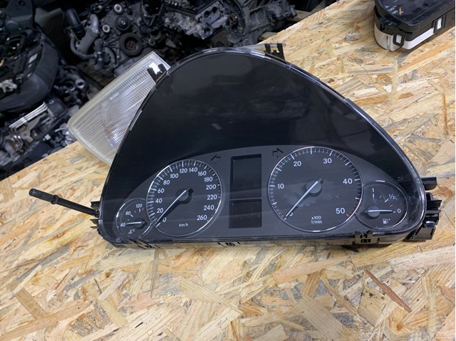 Щиток приборов A2035409547 MERCEDES