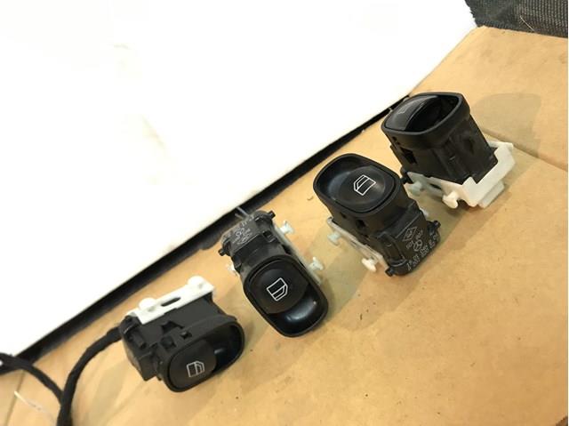 Кнопка подъемника переднего правого стекла A2038200210 MERCEDES