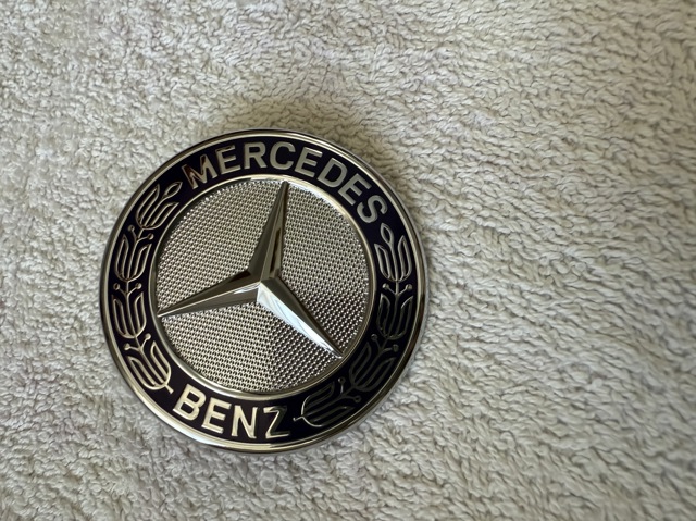 Фирменный значек капота A2078170316 MERCEDES