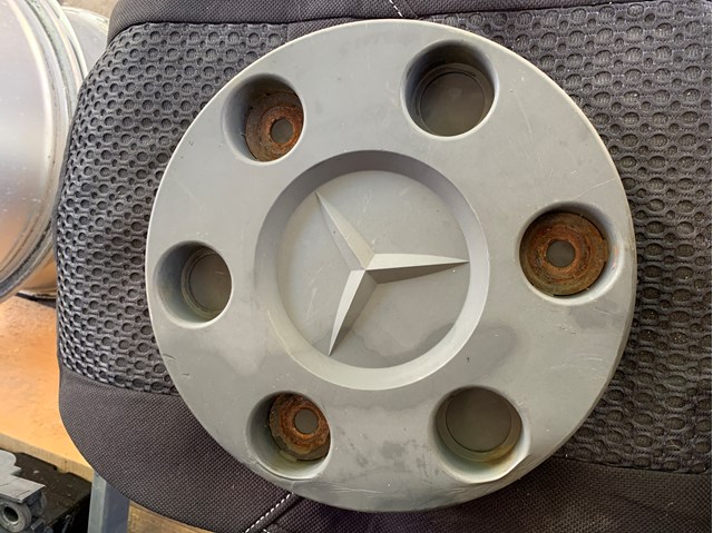 Колпак колесного диска A9064000225 MERCEDES