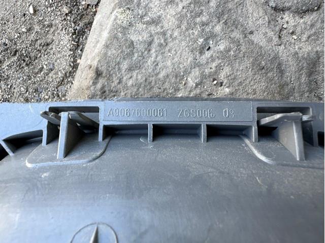 MERCEDES A9067600061 Ручка двери задней (распашной) правая внутренняя в наличии Кривой Рог