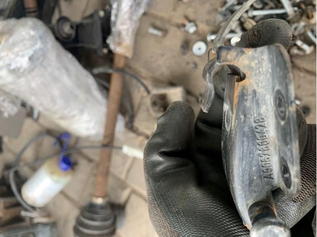 MERCEDES A9067600428 Ограничитель открывания двери задний в наличии Львов