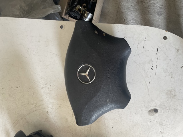 Подушка безопасности водителя A9068601202 MERCEDES