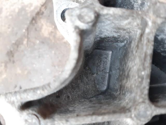 Кронштейн подушки КПП, правый AV617M125AA FORD