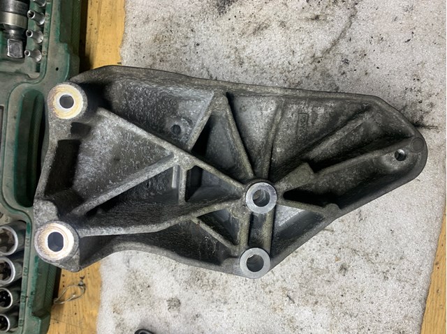 BK3Q10239BB FORD Кронштейн генератора купить в Полтава