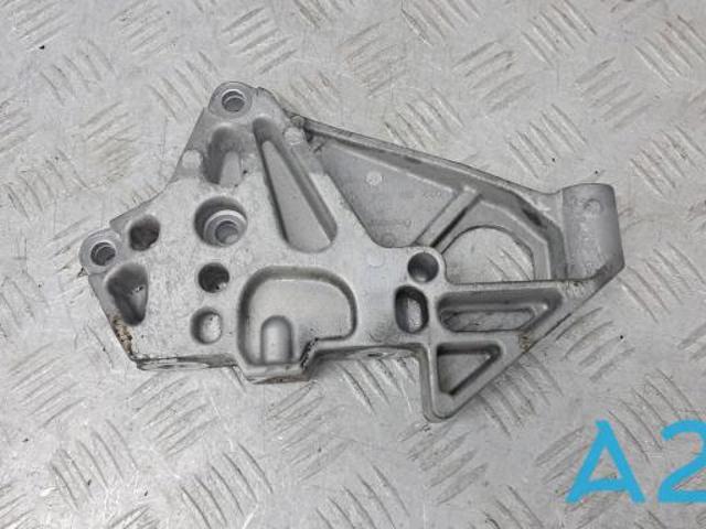Подушка (опора) двигателя, правая нижняя 022199354T VAG