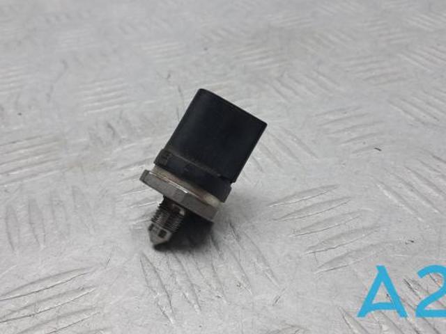 Датчик давления топлива 06J906051F VAG