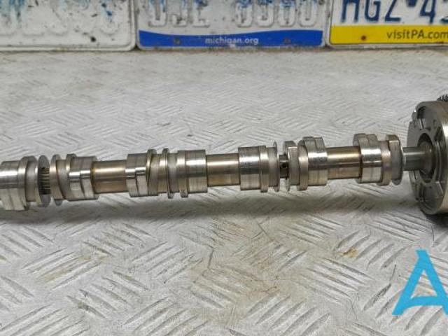 Распредвал двигателя, впускной 06L109021Q VAG