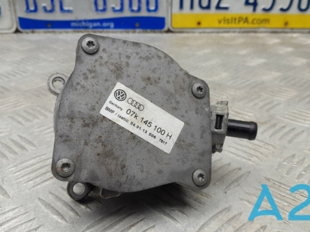 Насос вакуумный 07K145100H VAG