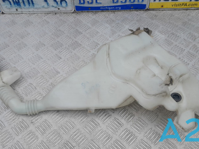 Водяной бачок омывателя стекла Tesla Model S