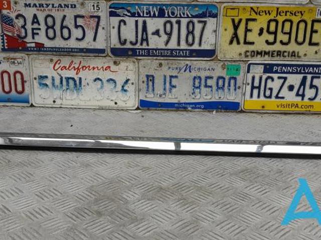 Уплотнитель стекла двери передней левой внешний 103216588D TESLA