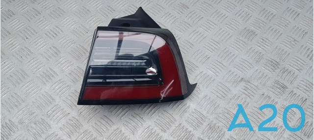 Фонарь задний правый, внешний 107739800F TESLA