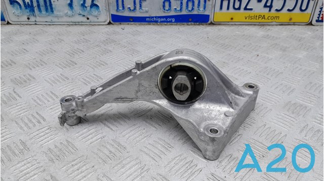 Кронштейн подушки (опоры) двигателя, левой 109533800D TESLA