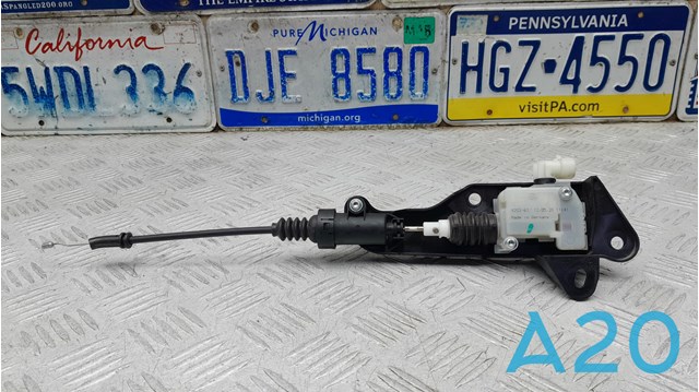 TESLA 109878900D Трос капота в наличии Днепр